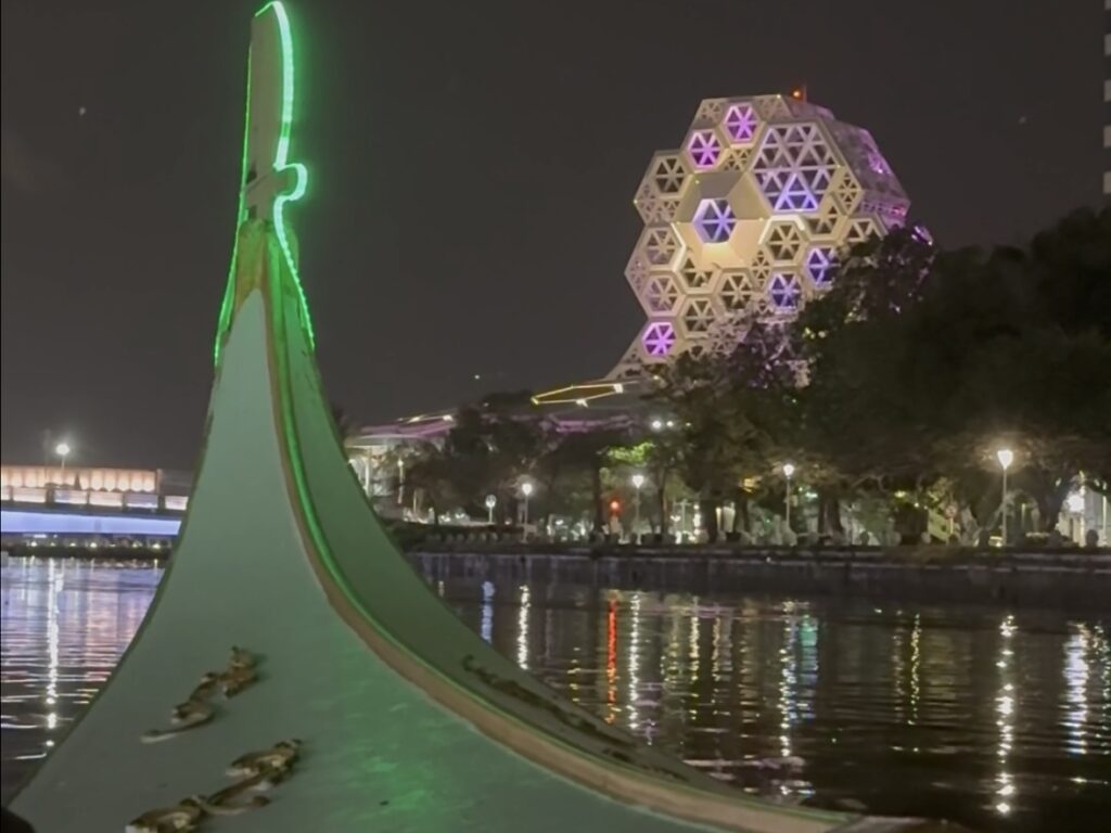 高雄10大景點:愛河貢多拉船